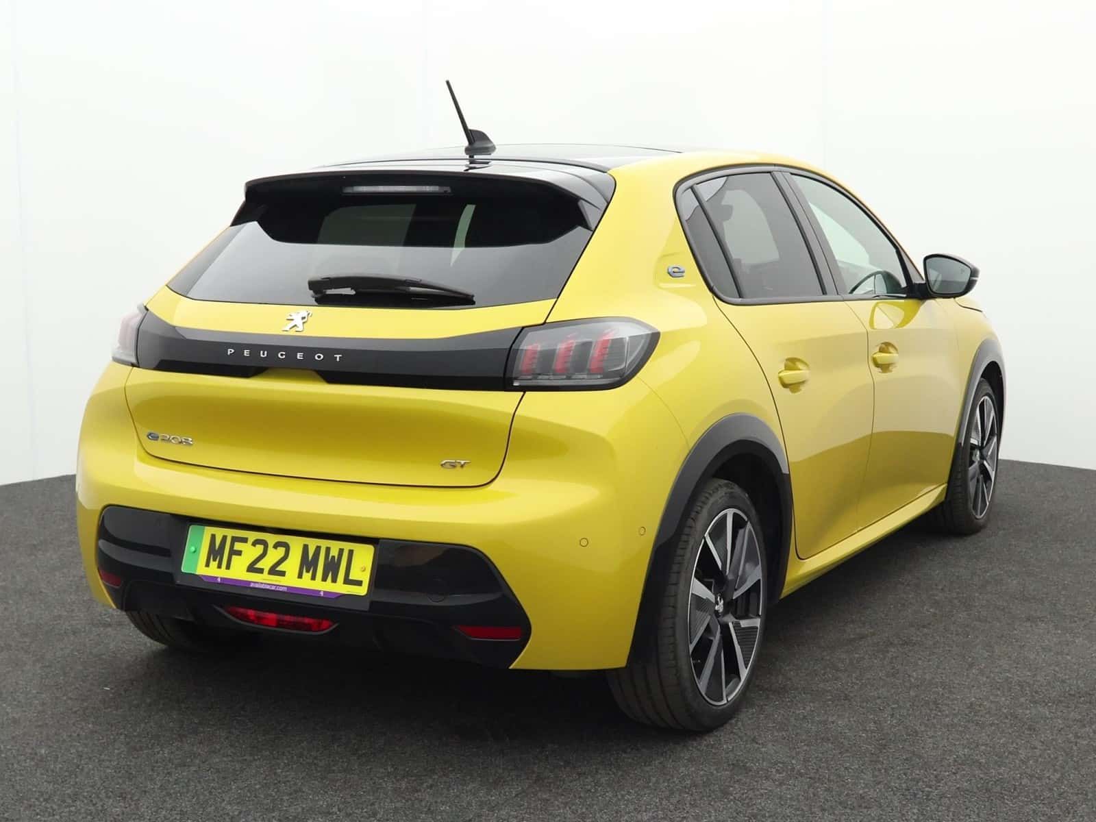 Peugeot E-208
