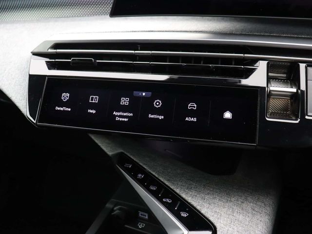 Peugeot E-3008