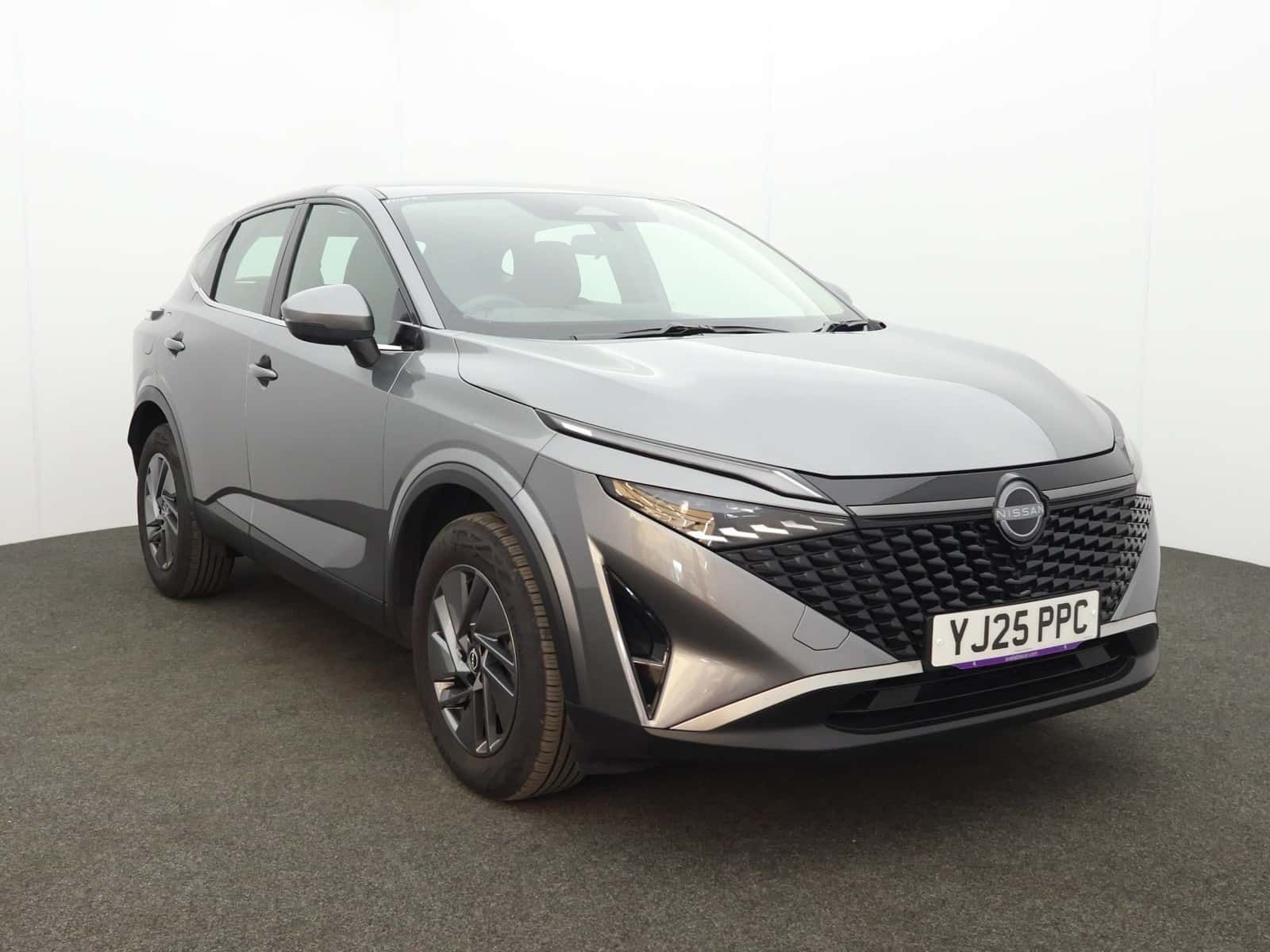 Nissan Qashqai listing photo