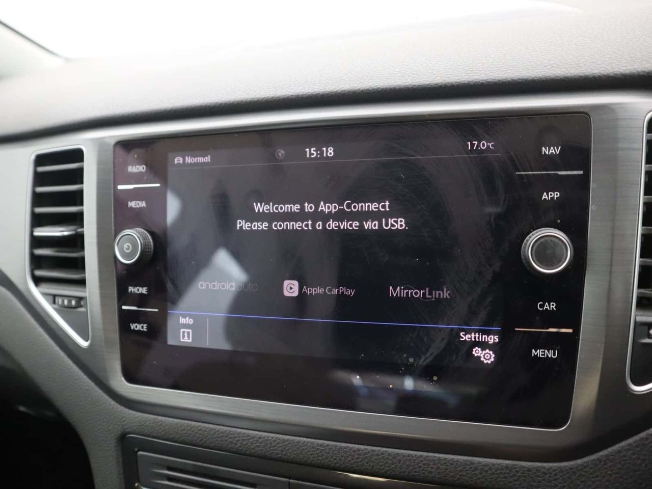Volkswagen Golf SV 
