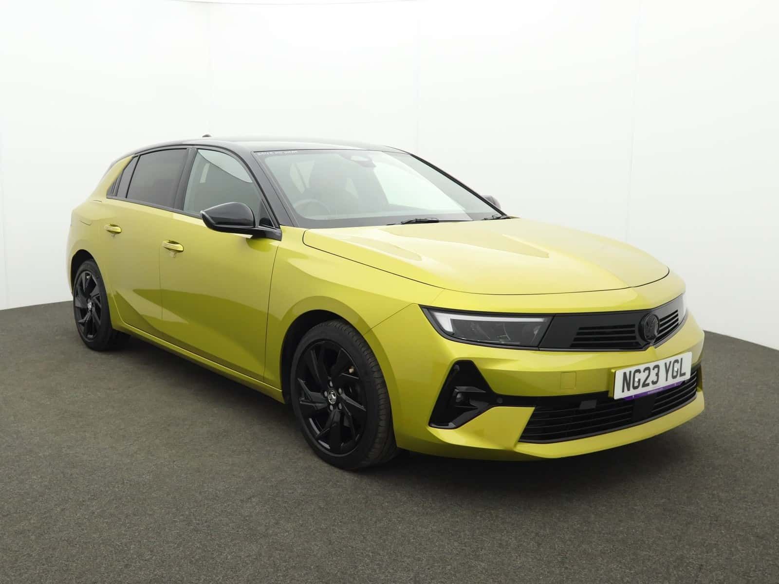 Vauxhall Astra listing photo