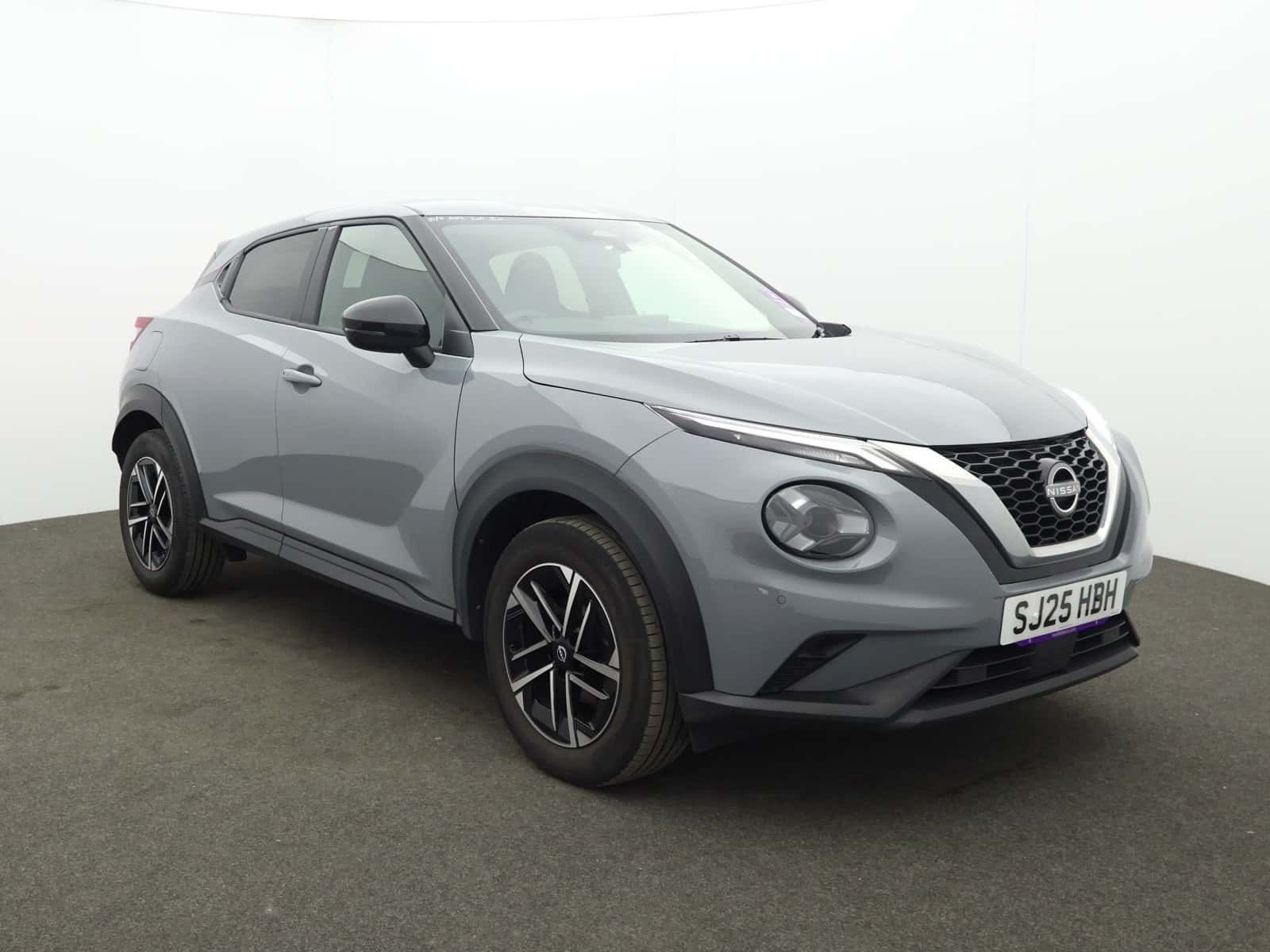 Nissan Juke listing photo
