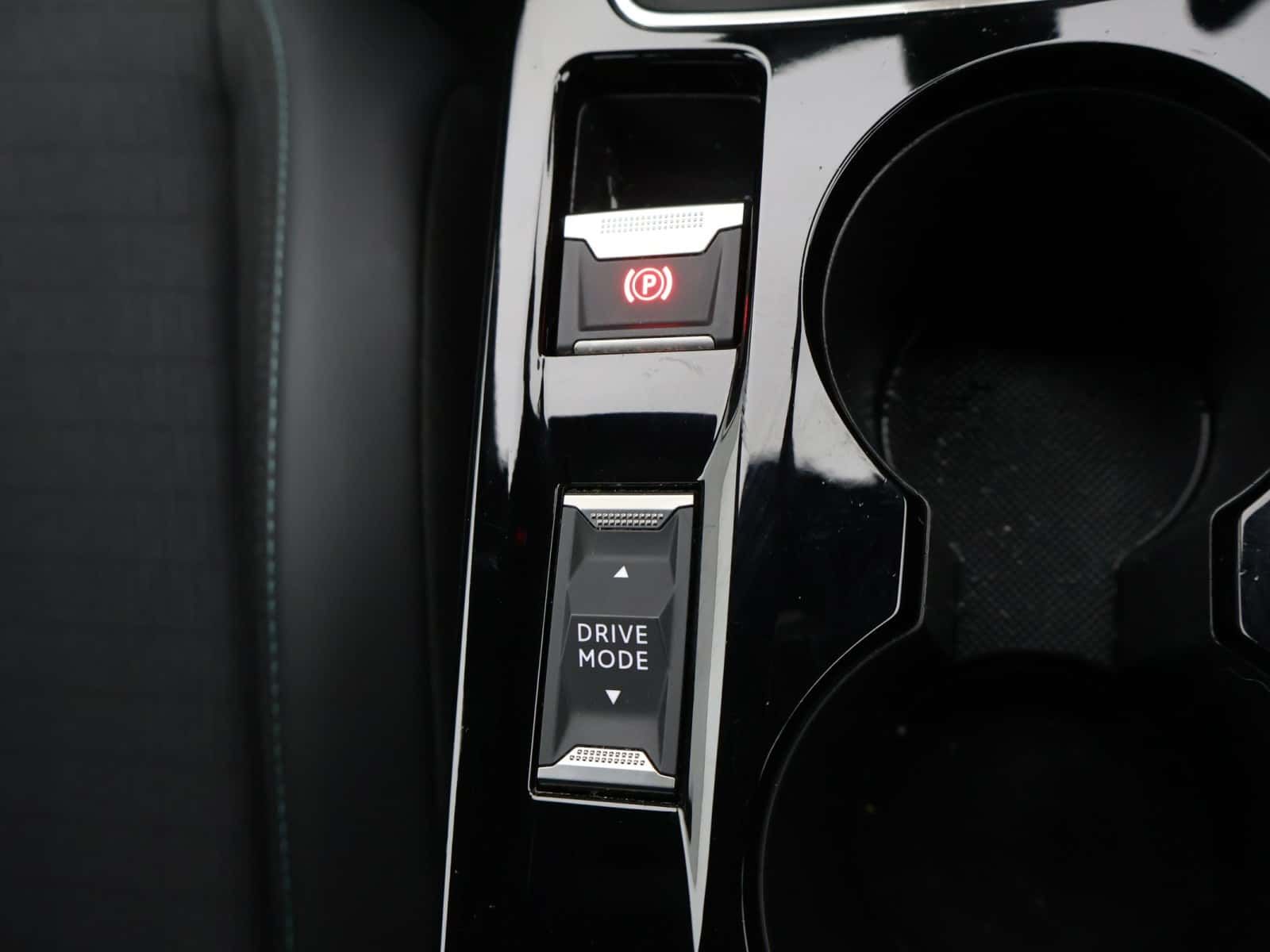 PEUGEOT 2008 PEUGEOT 2008 1.2 PURETECH 100 ALLURE PREMIUM 5DR MANUAL PETROL 13,192 05...