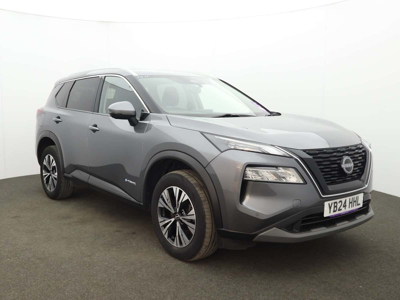 Nissan X-Trail listing photo