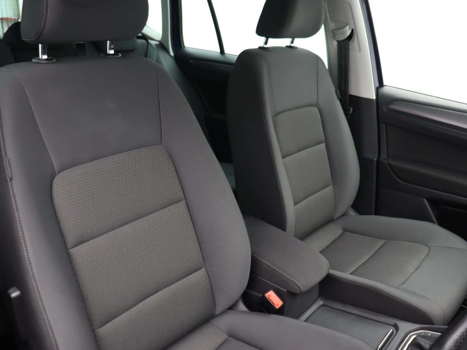 Volkswagen Golf SV