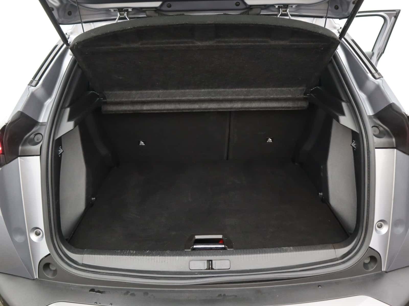 Peugeot E-2008