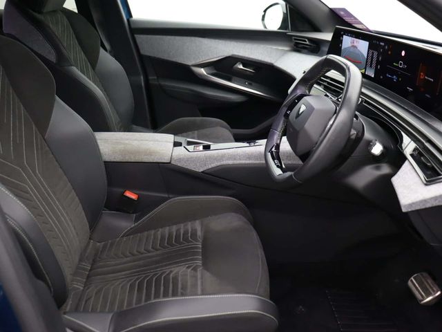 Peugeot E-3008