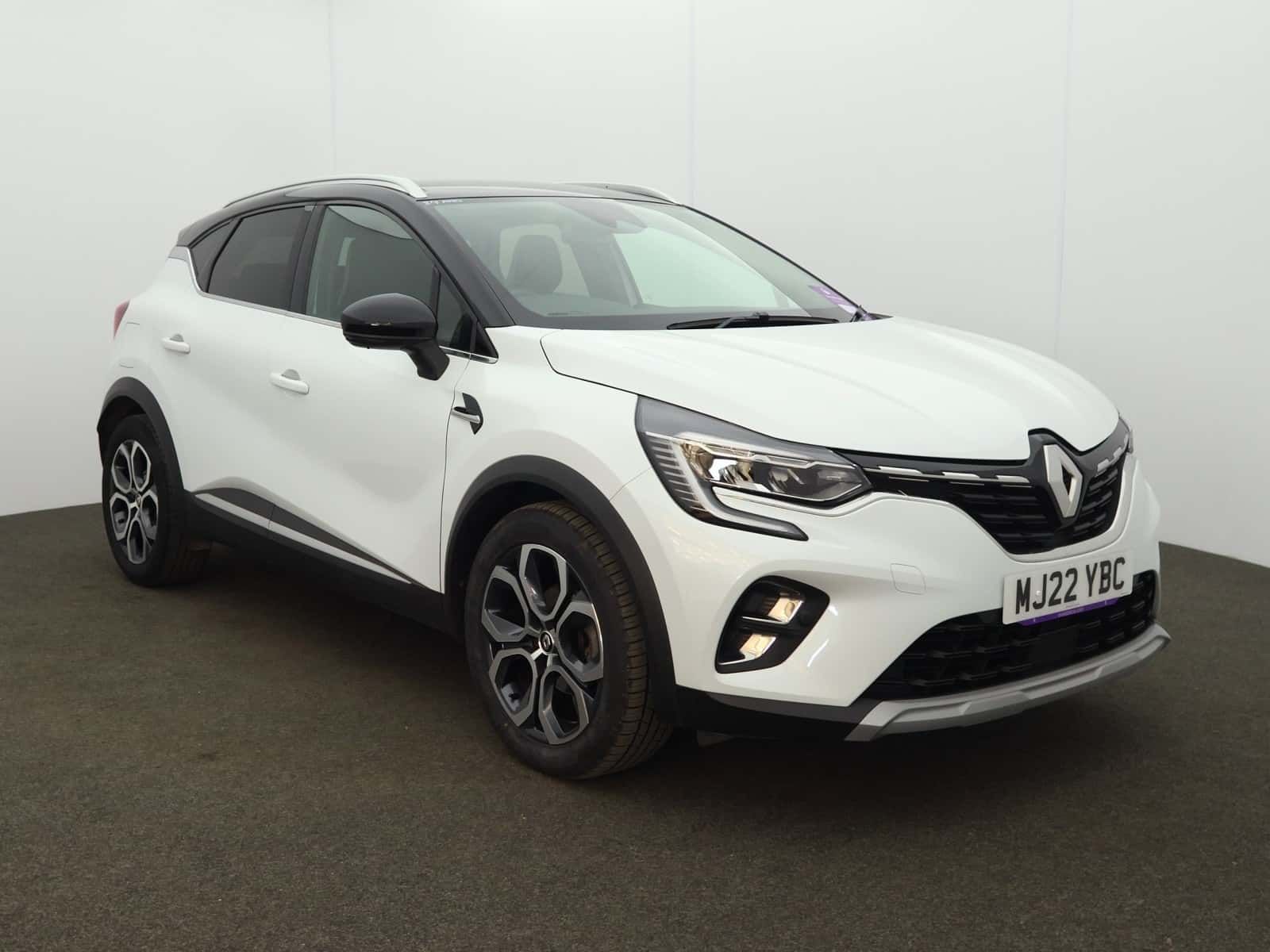 Renault Captur listing photo