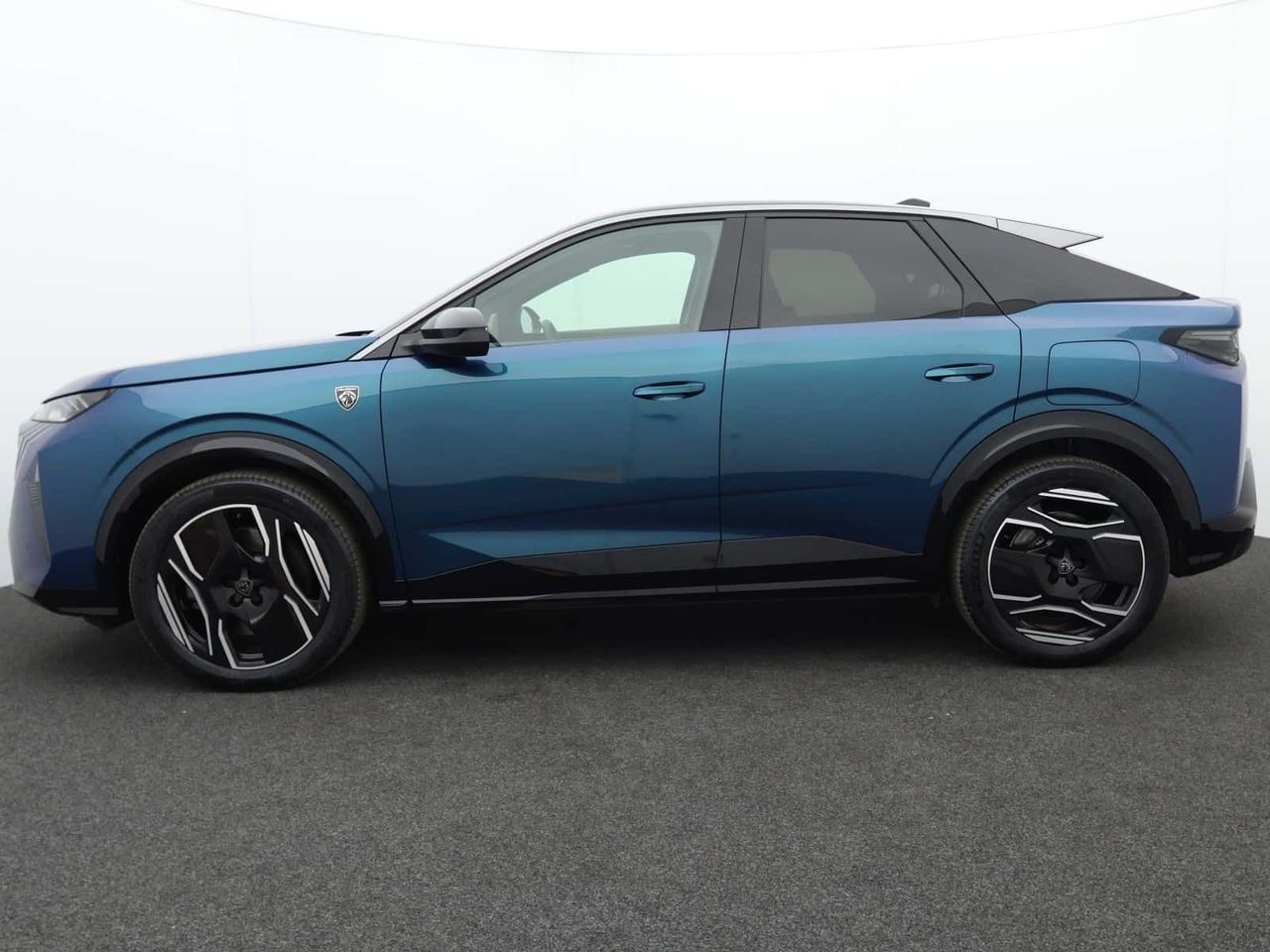 Peugeot E-3008 