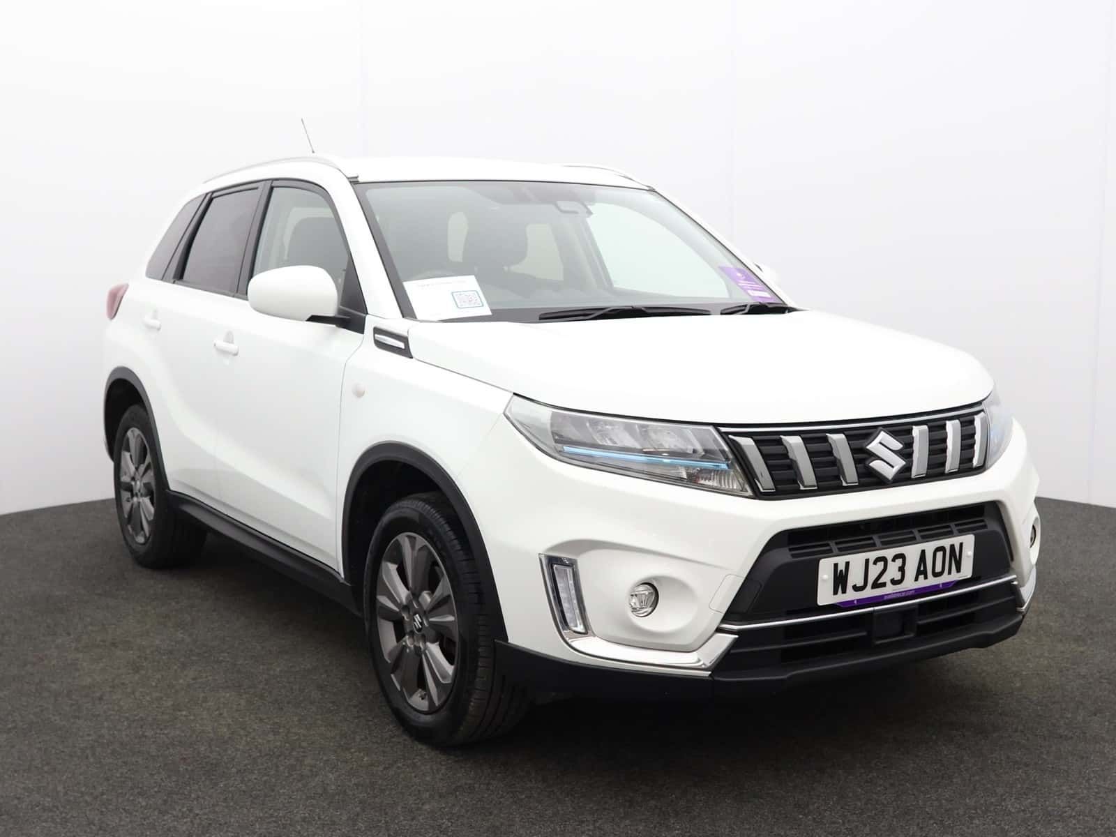 Suzuki Vitara listing photo