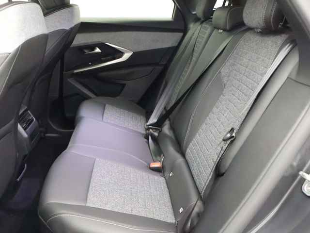 Peugeot E-3008