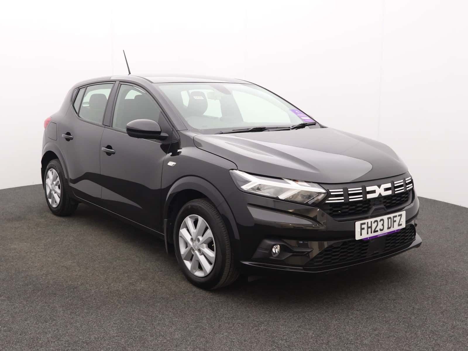 Dacia Sandero listing photo