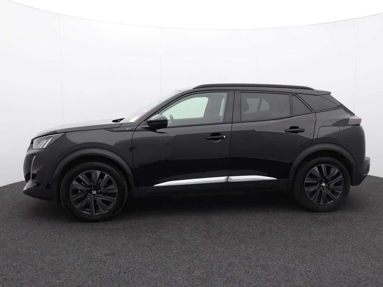 Peugeot E-2008 