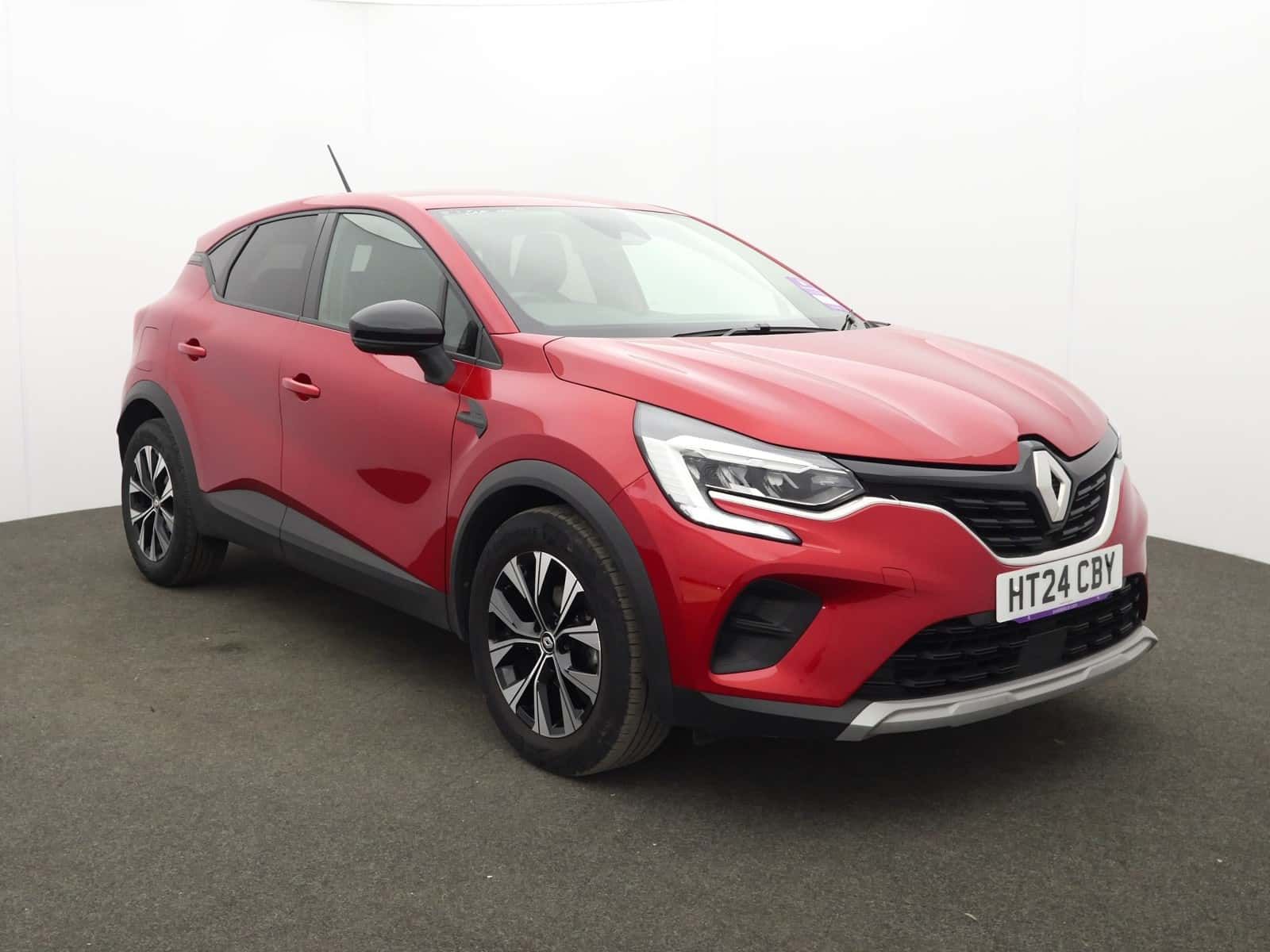 Renault Captur listing photo