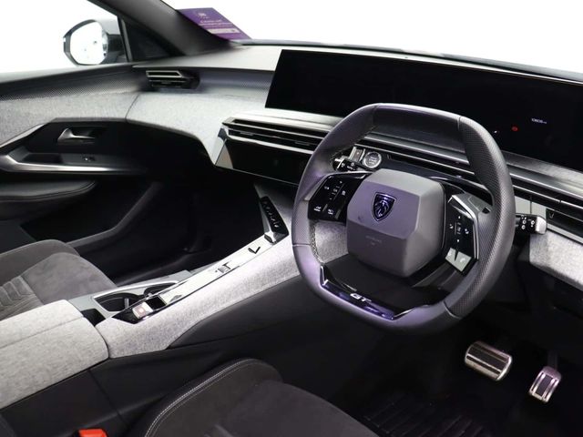 Peugeot E-5008