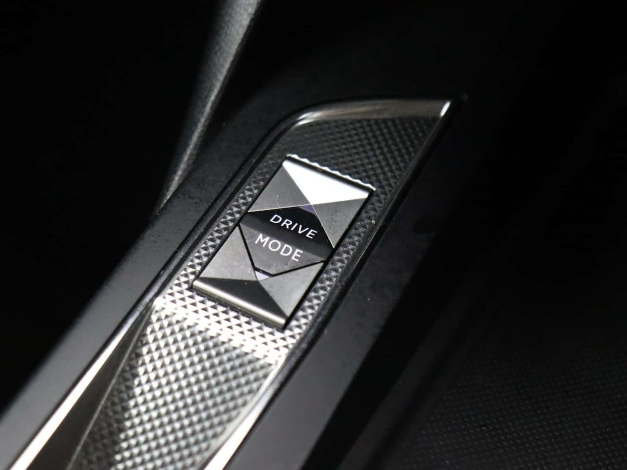 DS AUTOMOBILES DS 3 CROSSBACK 