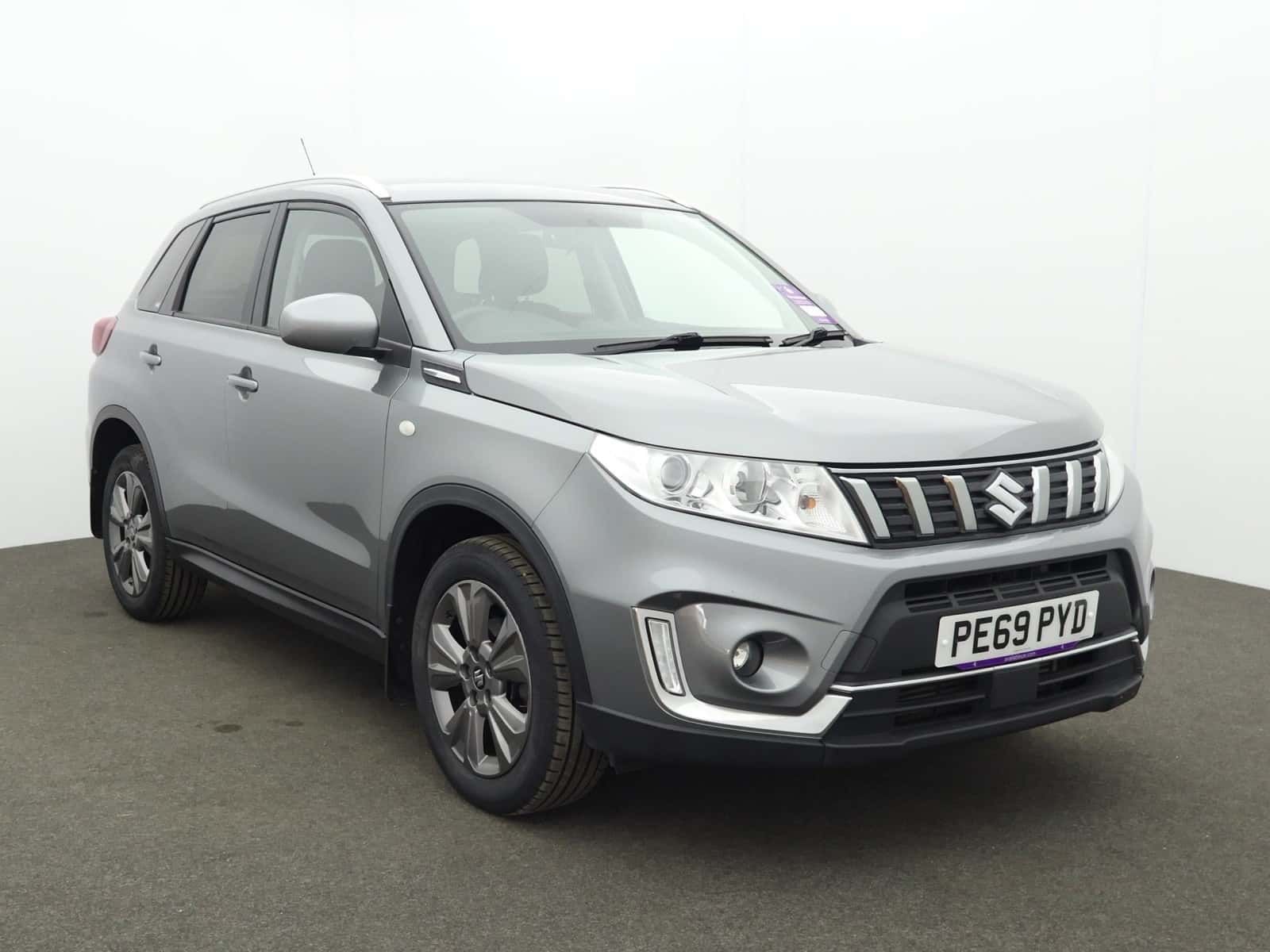 Suzuki Vitara listing photo