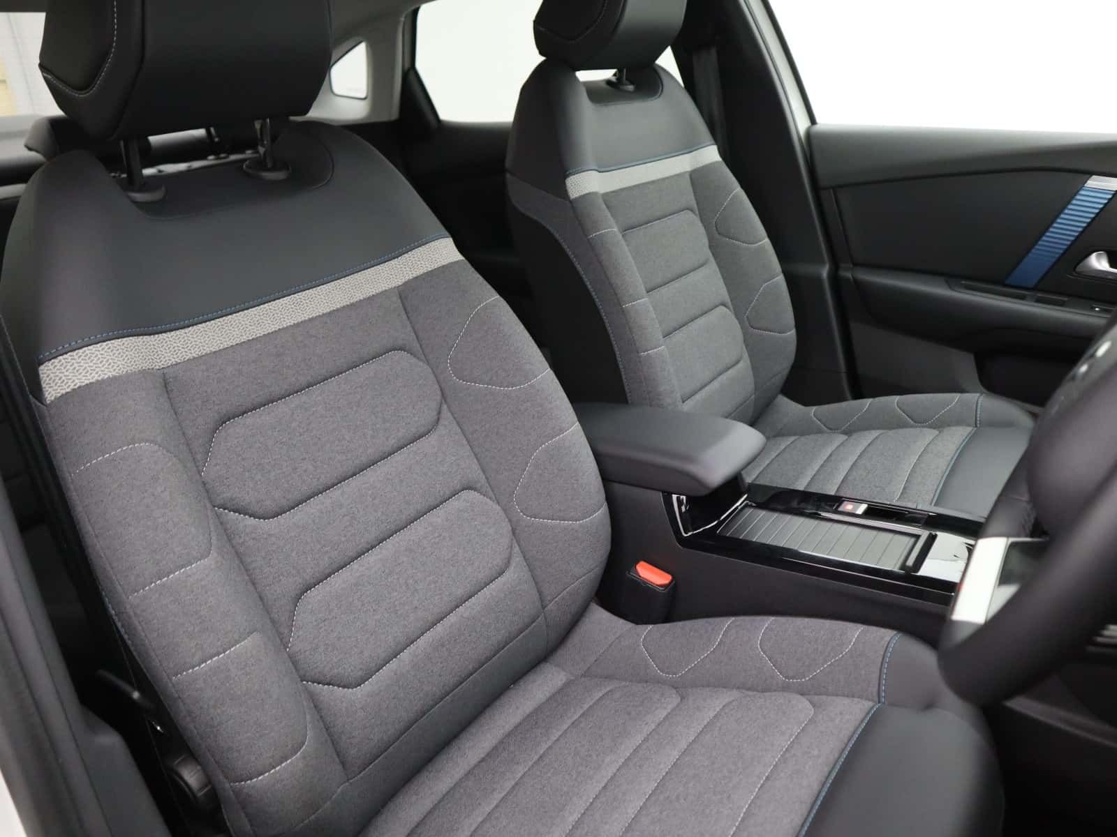 Citroen e-C4 X
