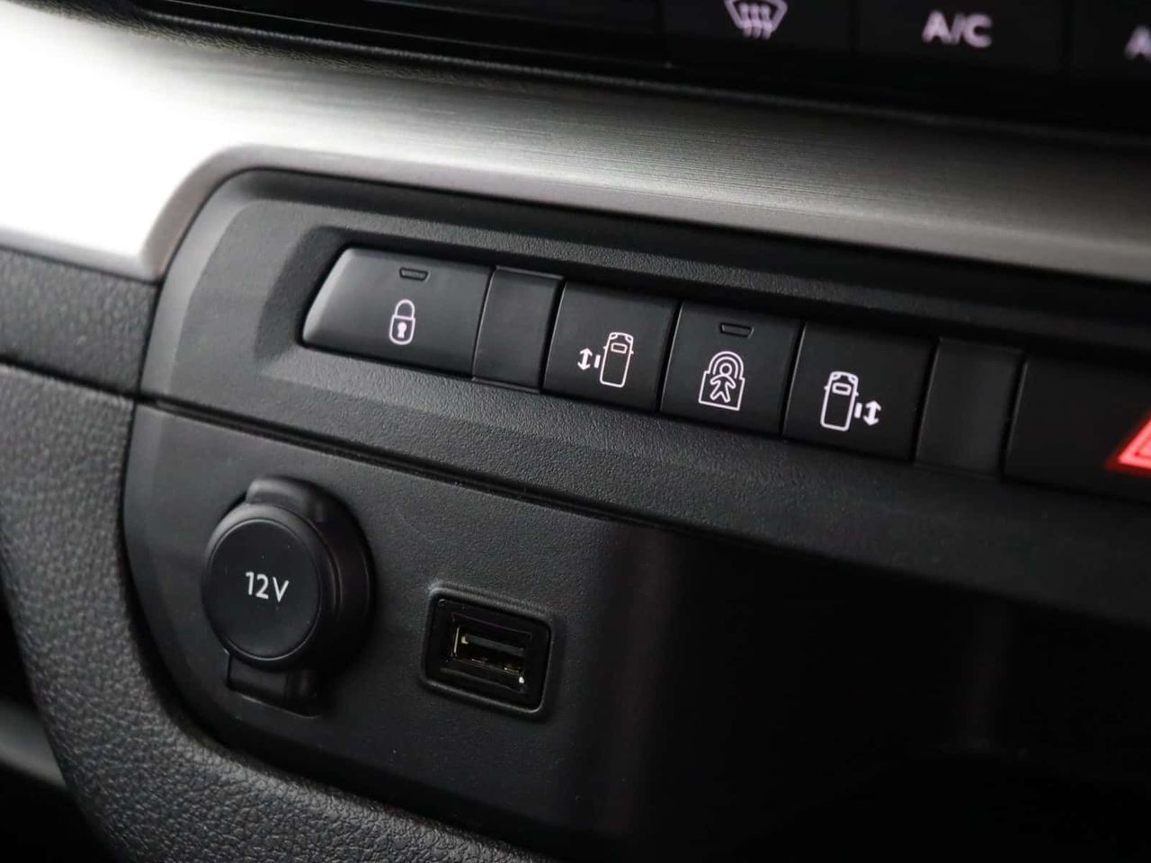 Vauxhall Vivaro Life Electric 