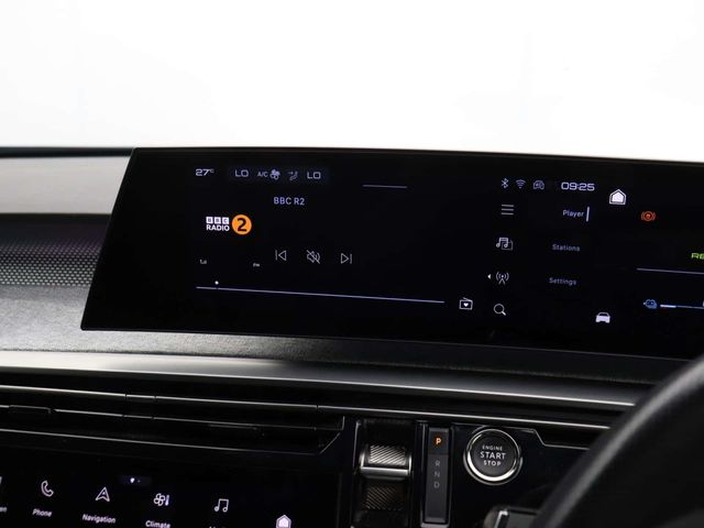 Peugeot E-3008