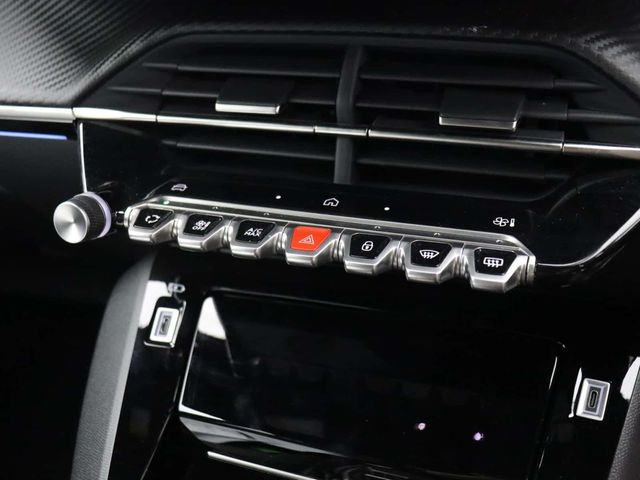 Peugeot E-2008