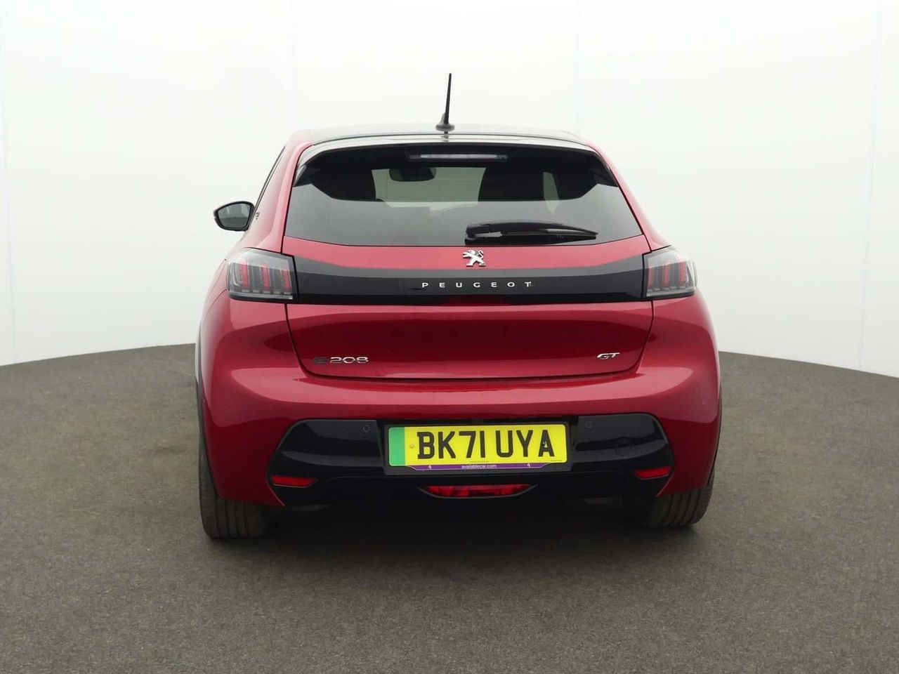 Peugeot E-208