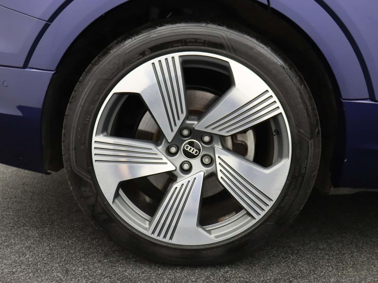 Audi e-tron 