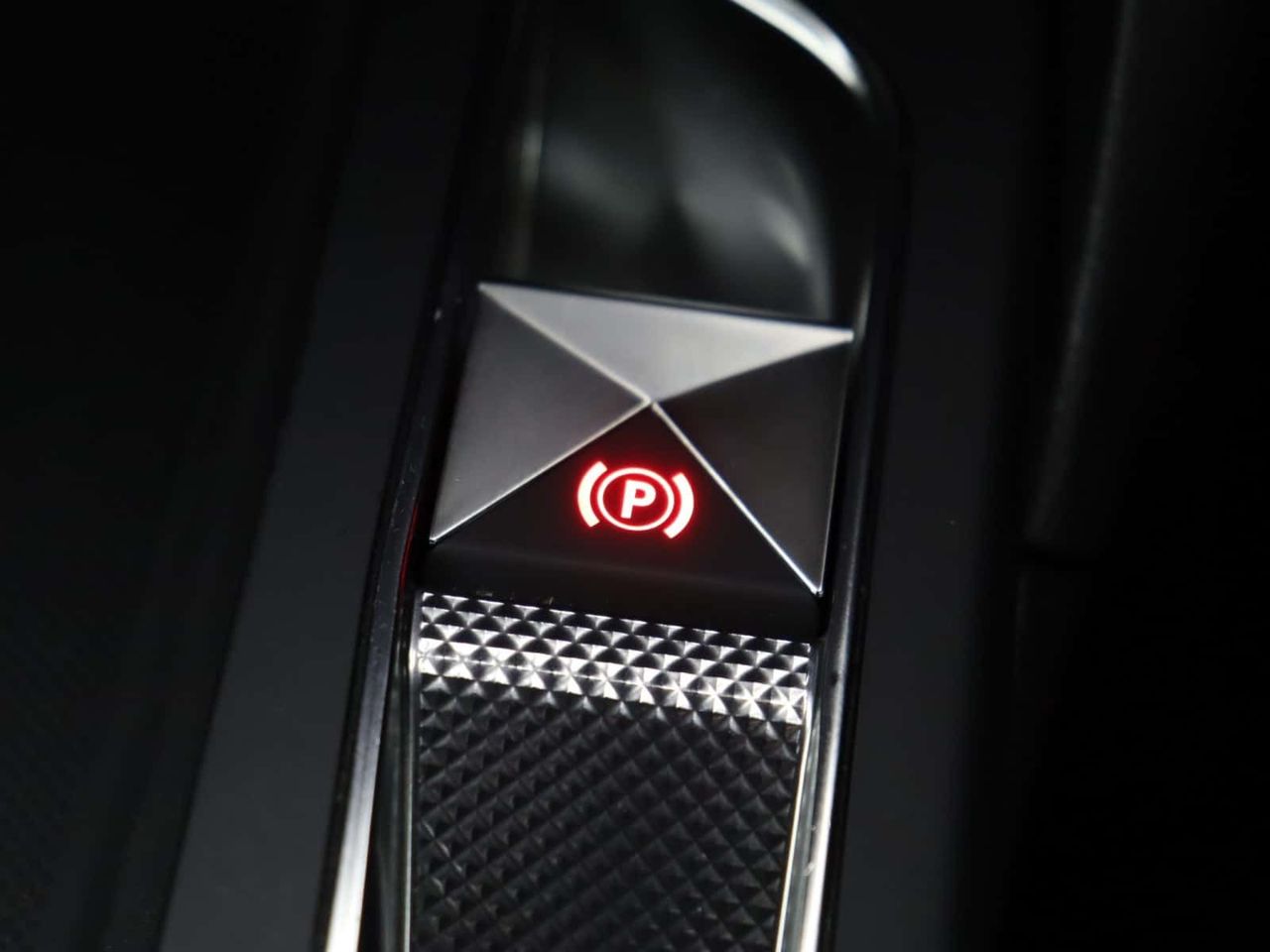DS AUTOMOBILES DS 3 CROSSBACK 