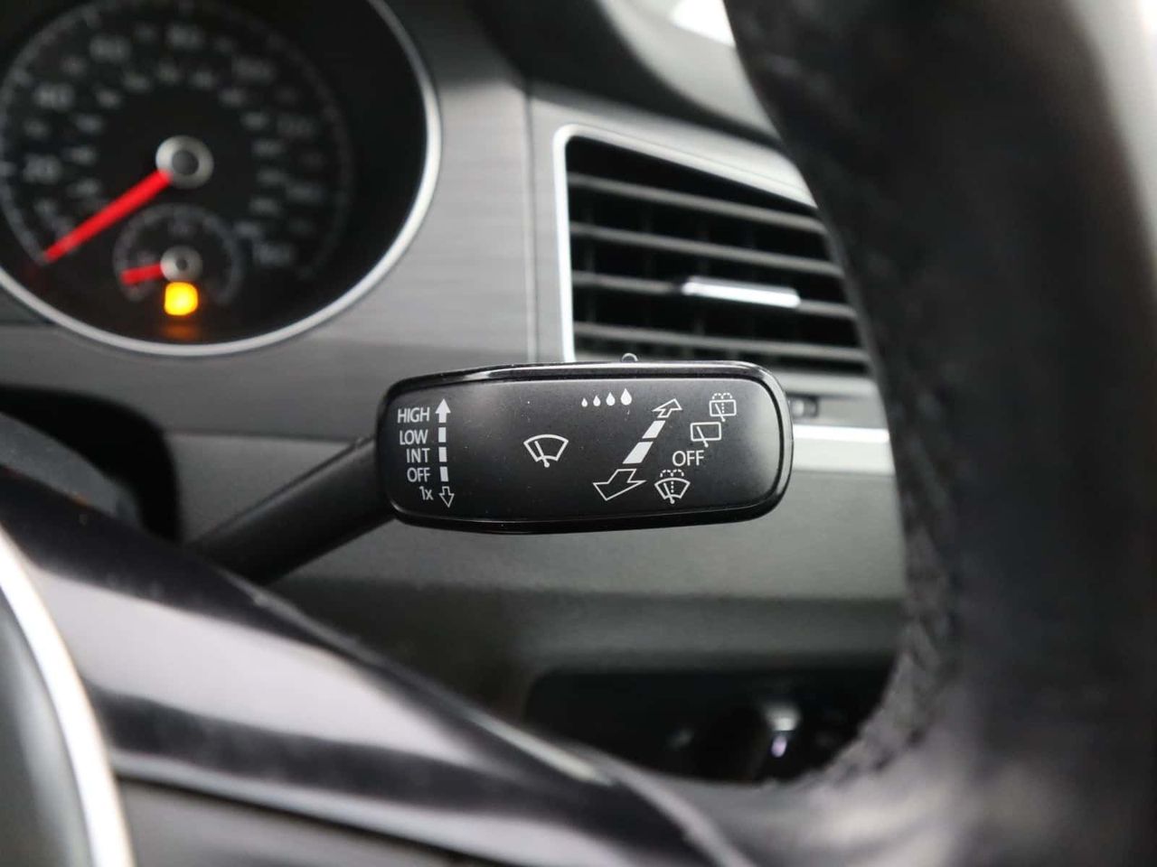 Volkswagen Golf SV 