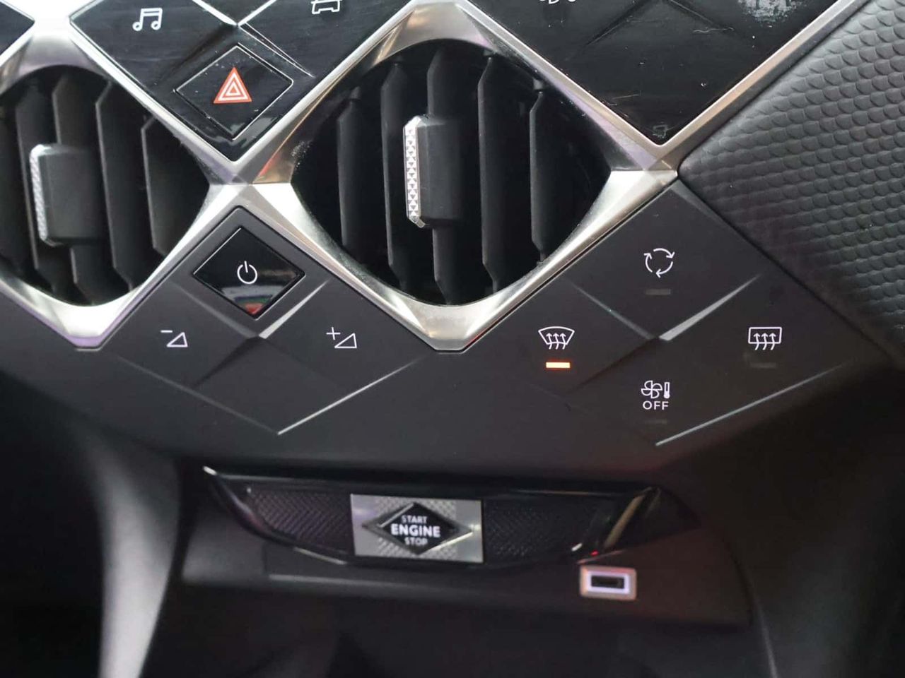 DS AUTOMOBILES DS 3