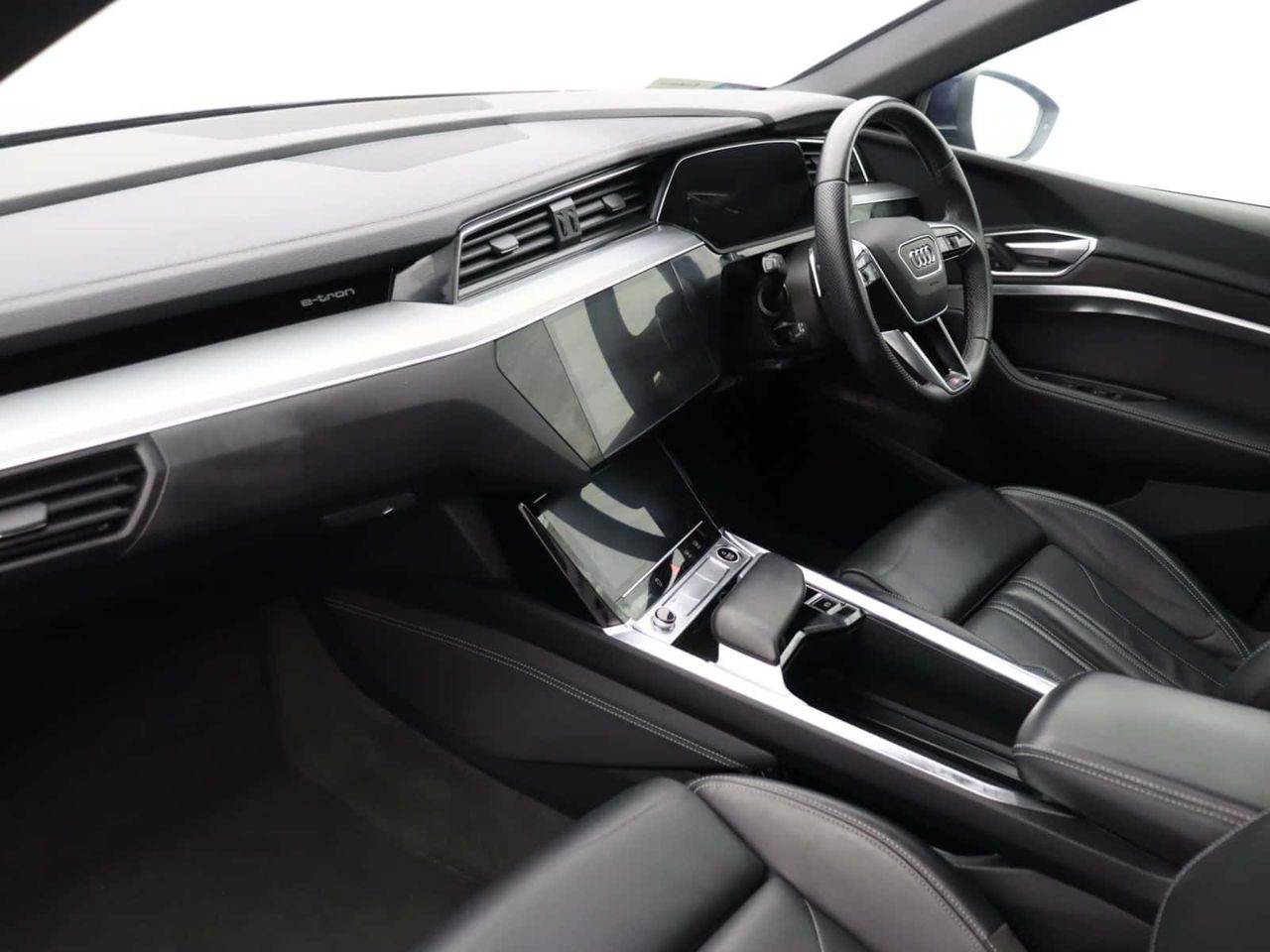 Audi e-tron 