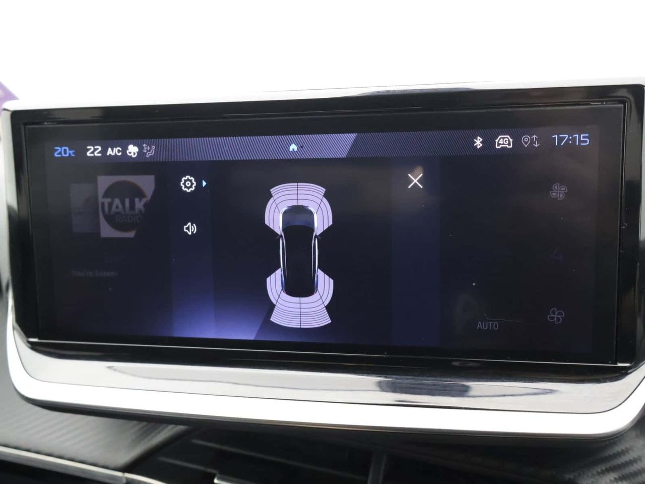 Peugeot E-2008