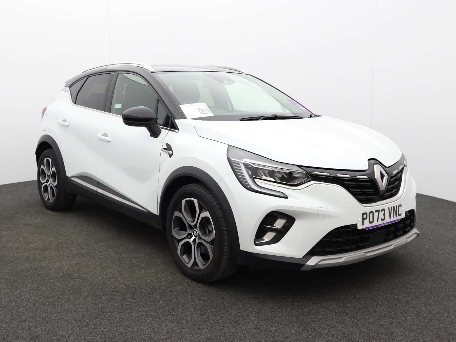 Renault Captur listing photo