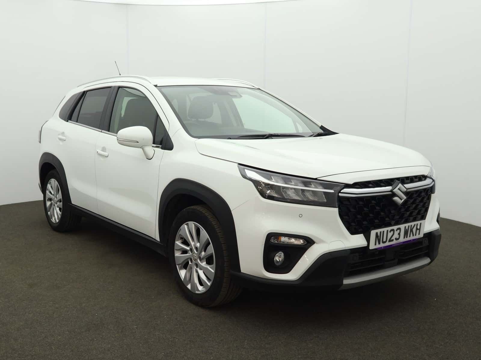 Suzuki S-cross listing photo