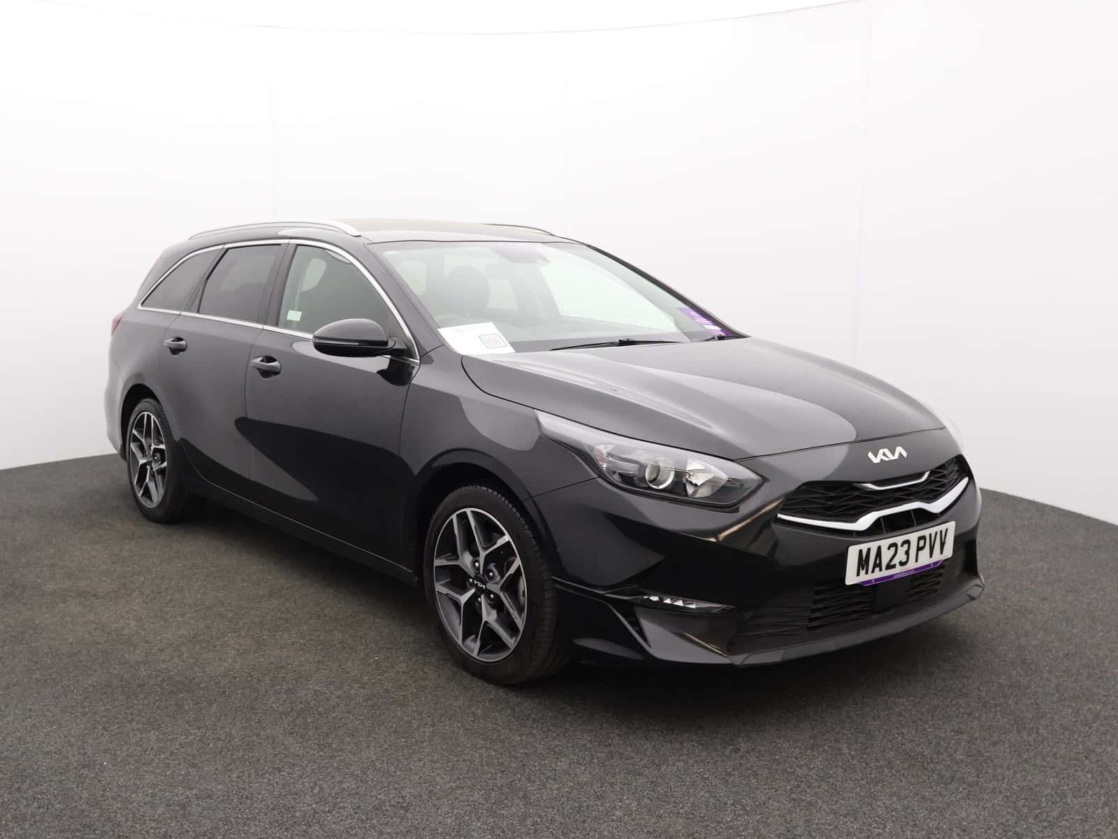 Kia Ceed listing photo