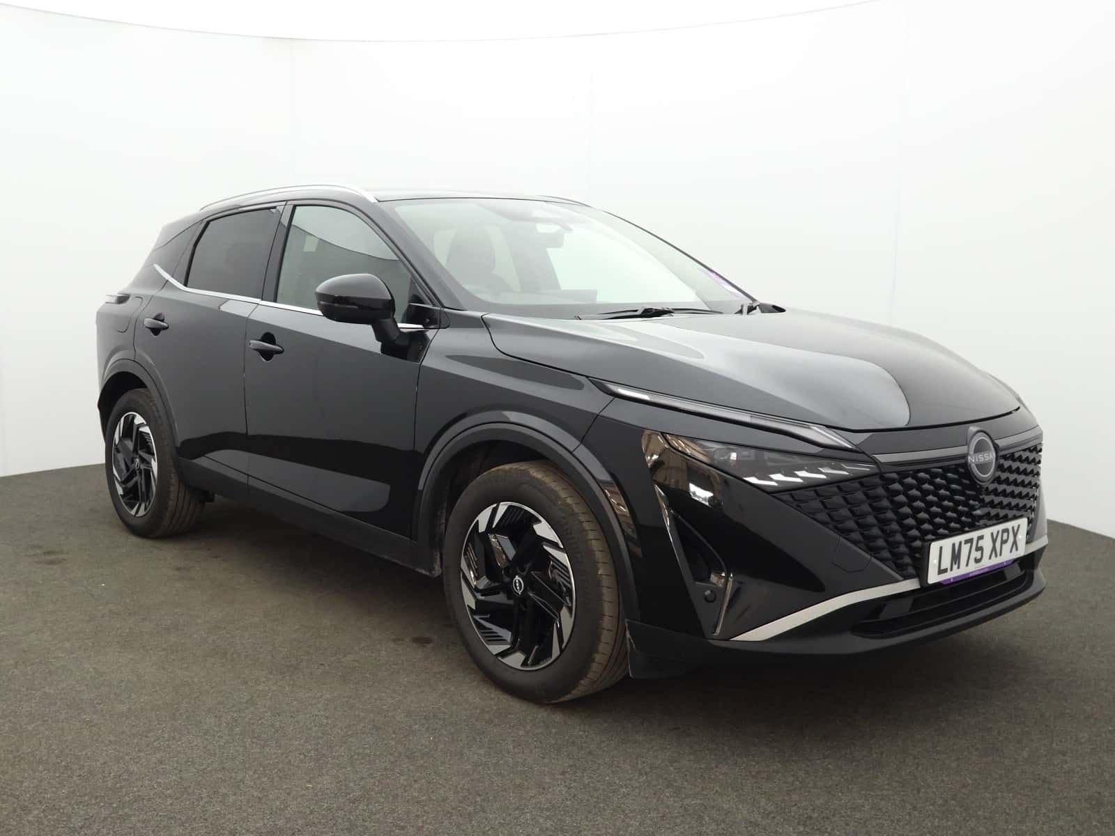 Nissan Qashqai listing photo