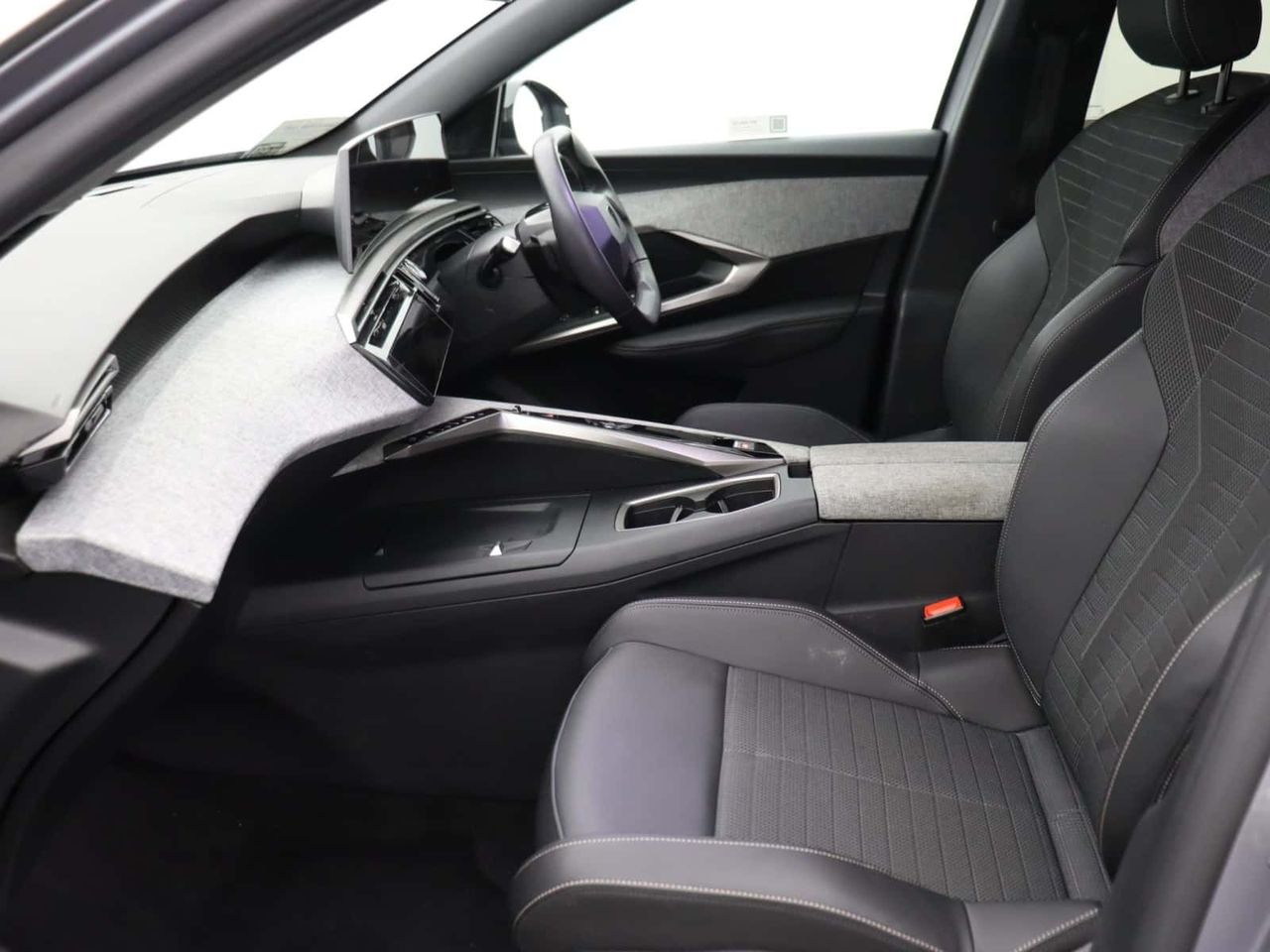 Peugeot E-3008