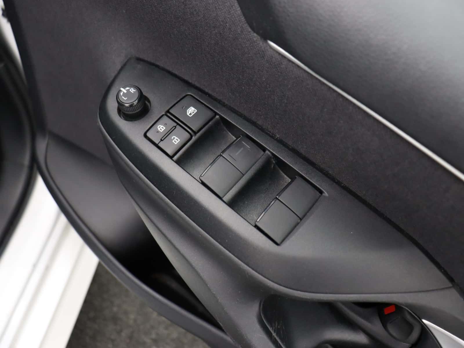Mazda Mazda2 HYBRID