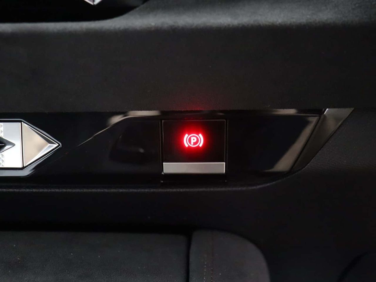 DS AUTOMOBILES DS 4