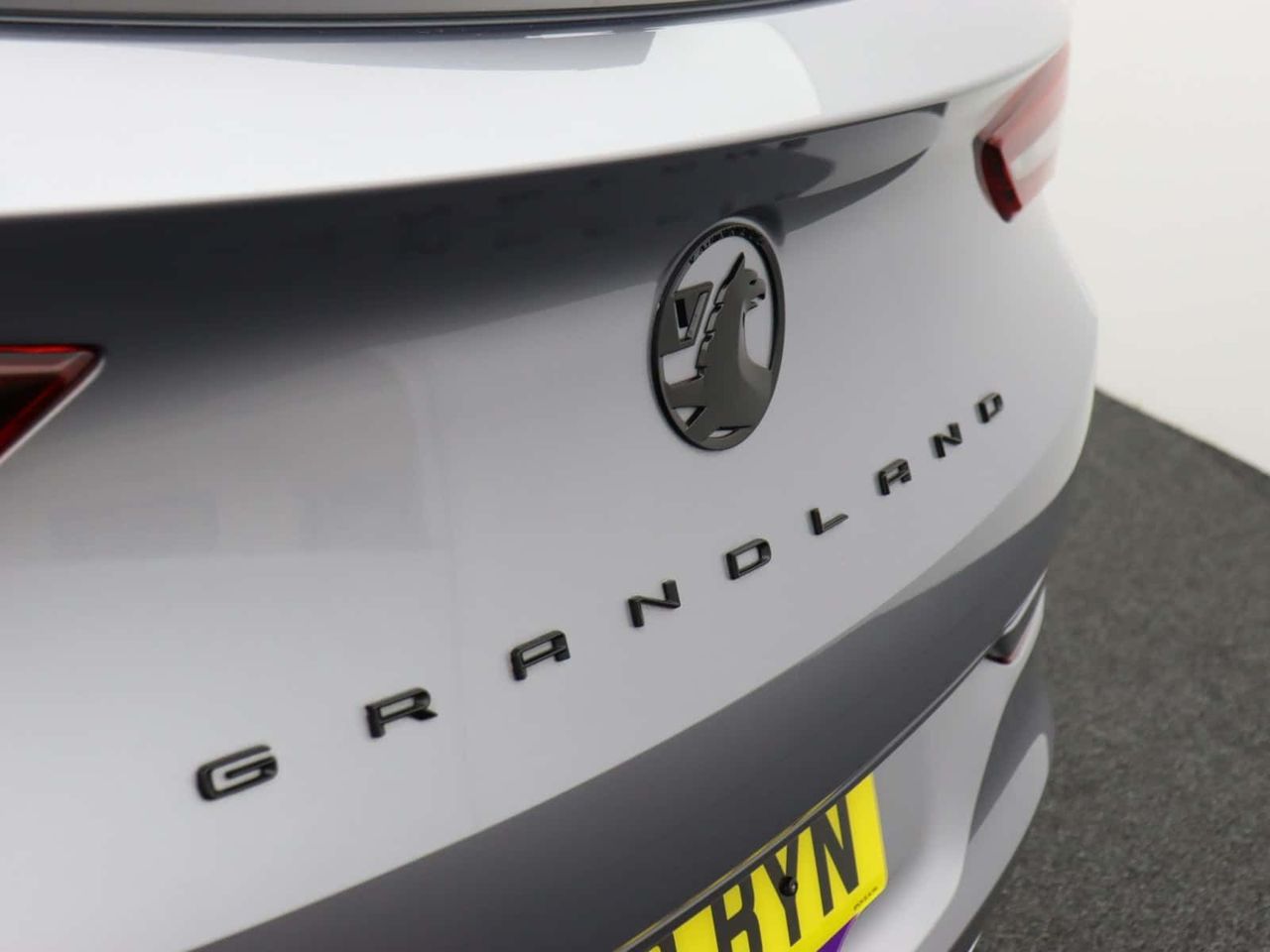 Vauxhall Grandland 