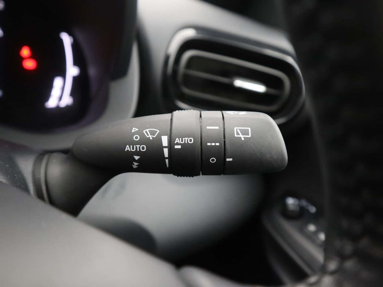 Mazda Mazda2 HYBRID 