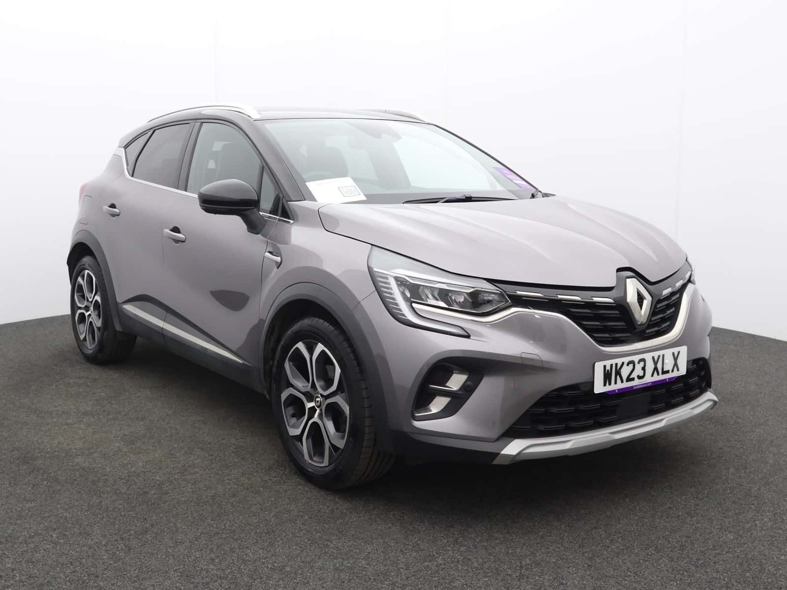 Renault Captur listing photo