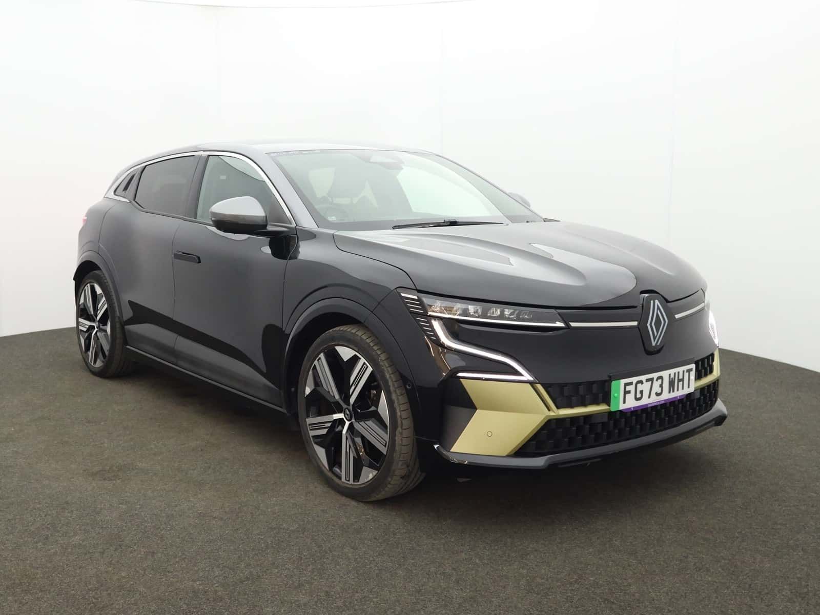 Renault Megane E-tech listing photo