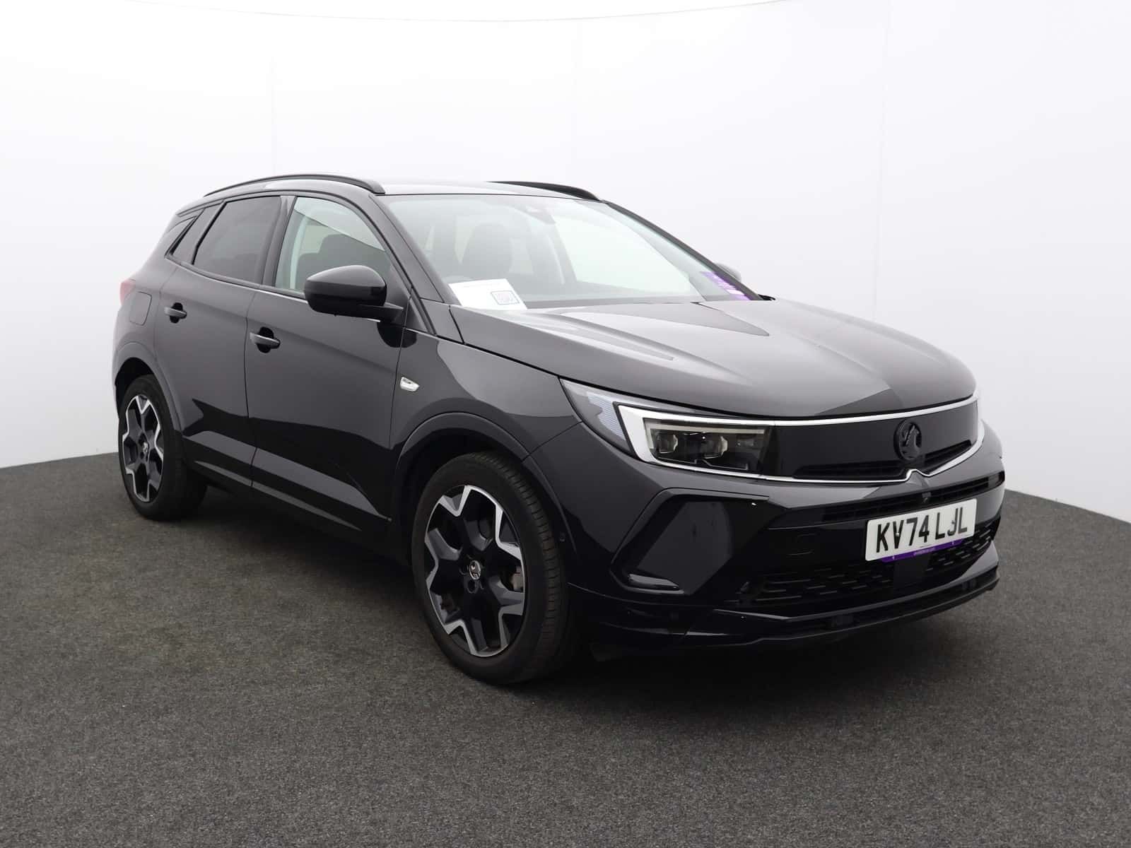Vauxhall Grandland listing photo