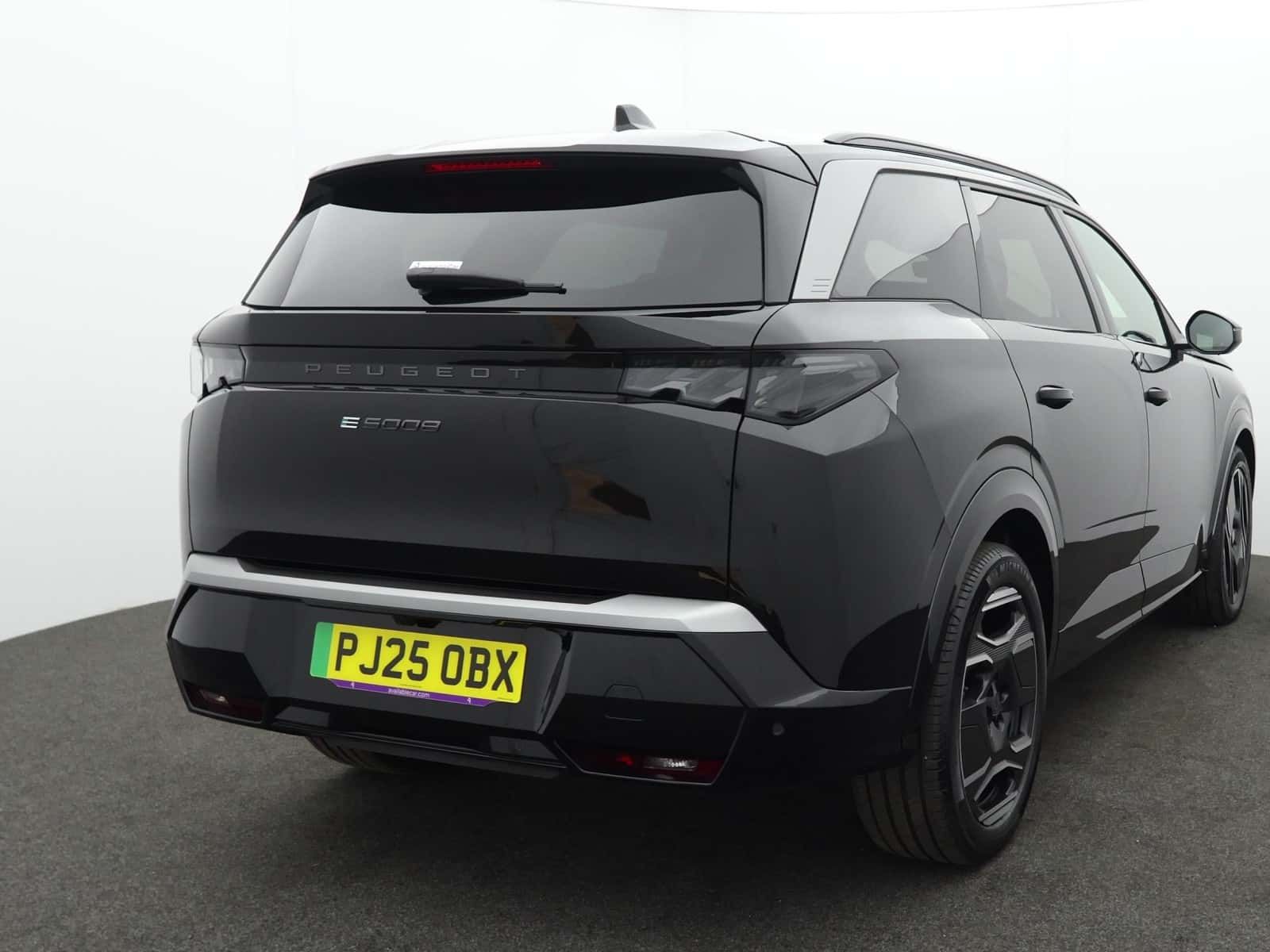 Peugeot E-5008