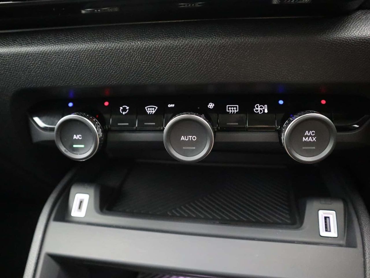 Citroen e-C4 X 