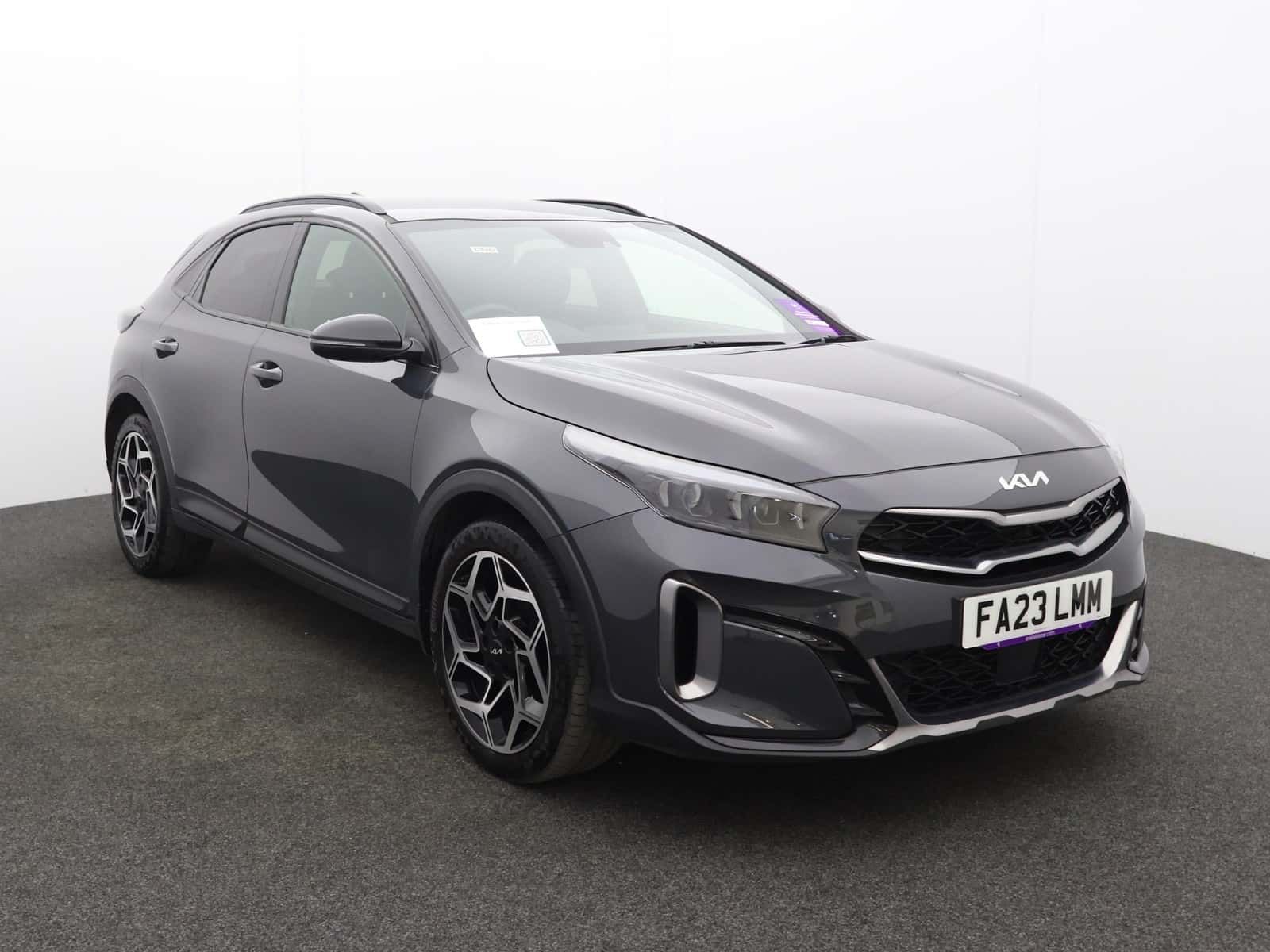 Kia XCeed listing photo