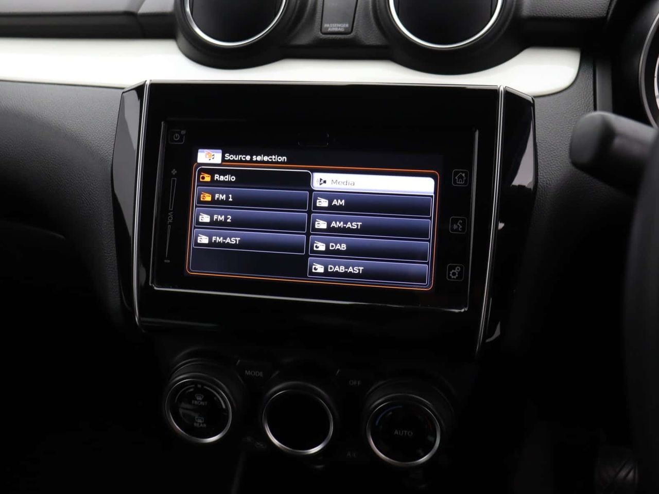 Suzuki Swift 