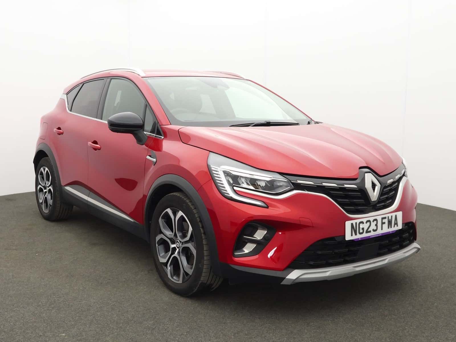 Renault Captur listing photo