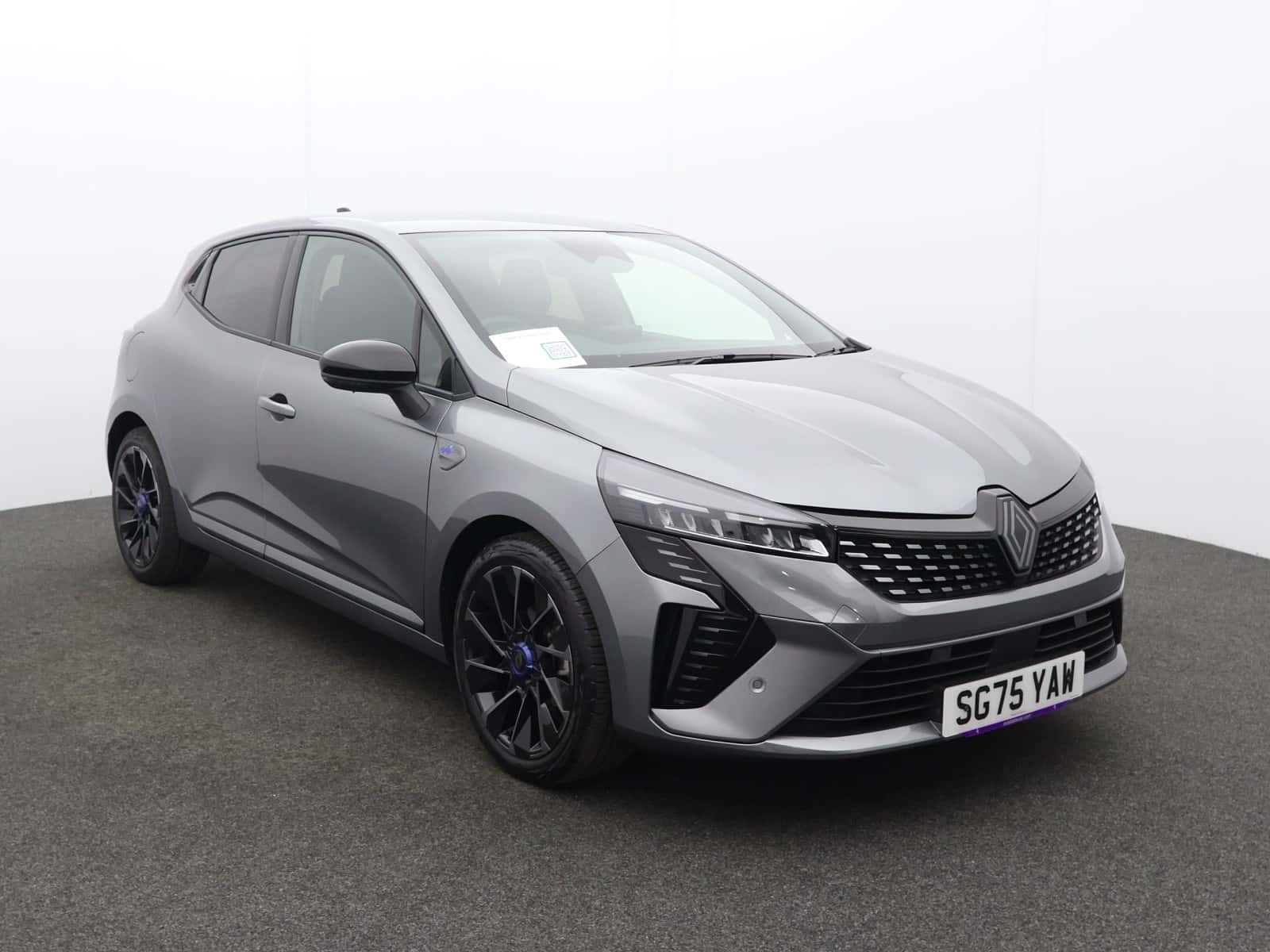 Renault Clio listing photo